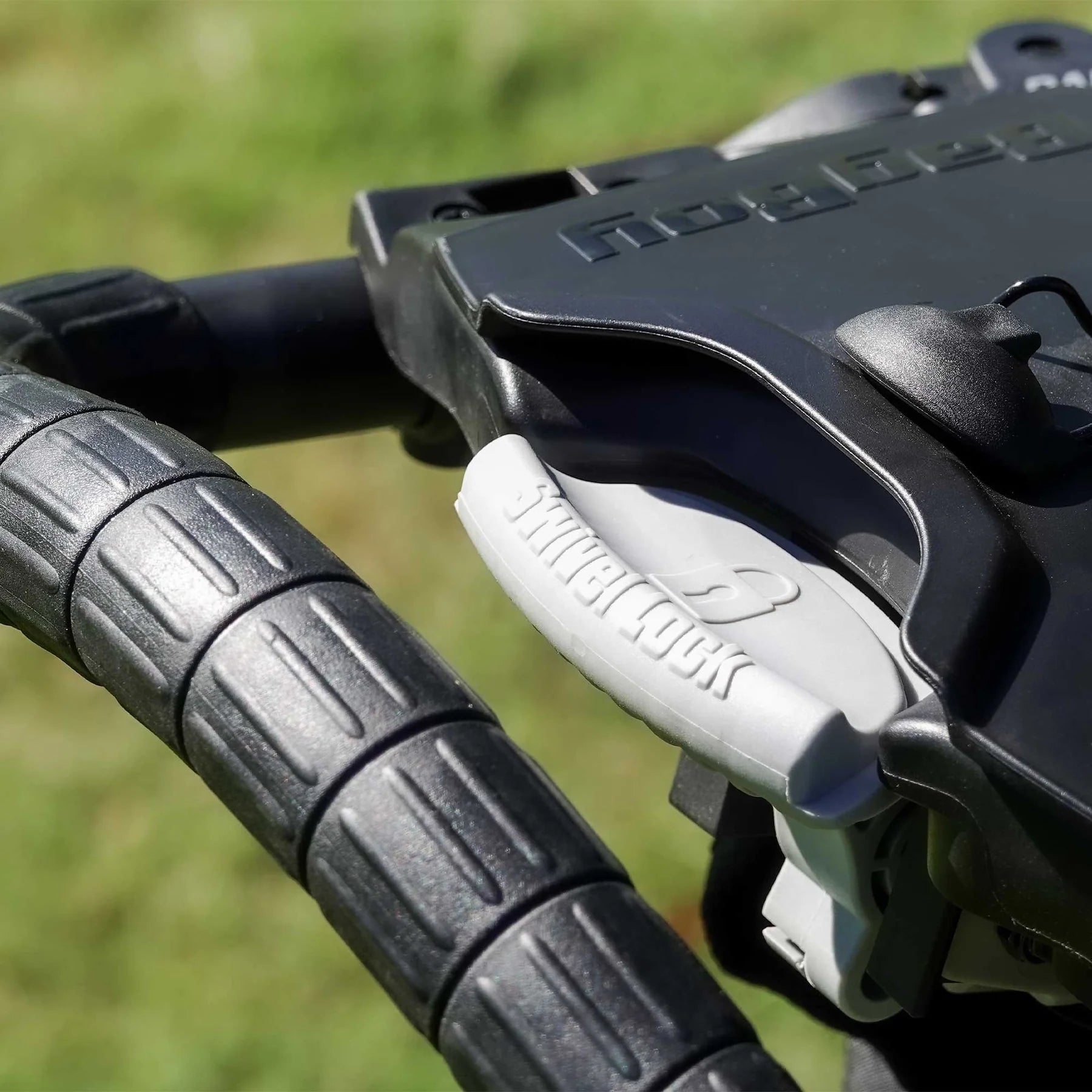 BagBoy TriSwivel II golftrolley zwart/rood